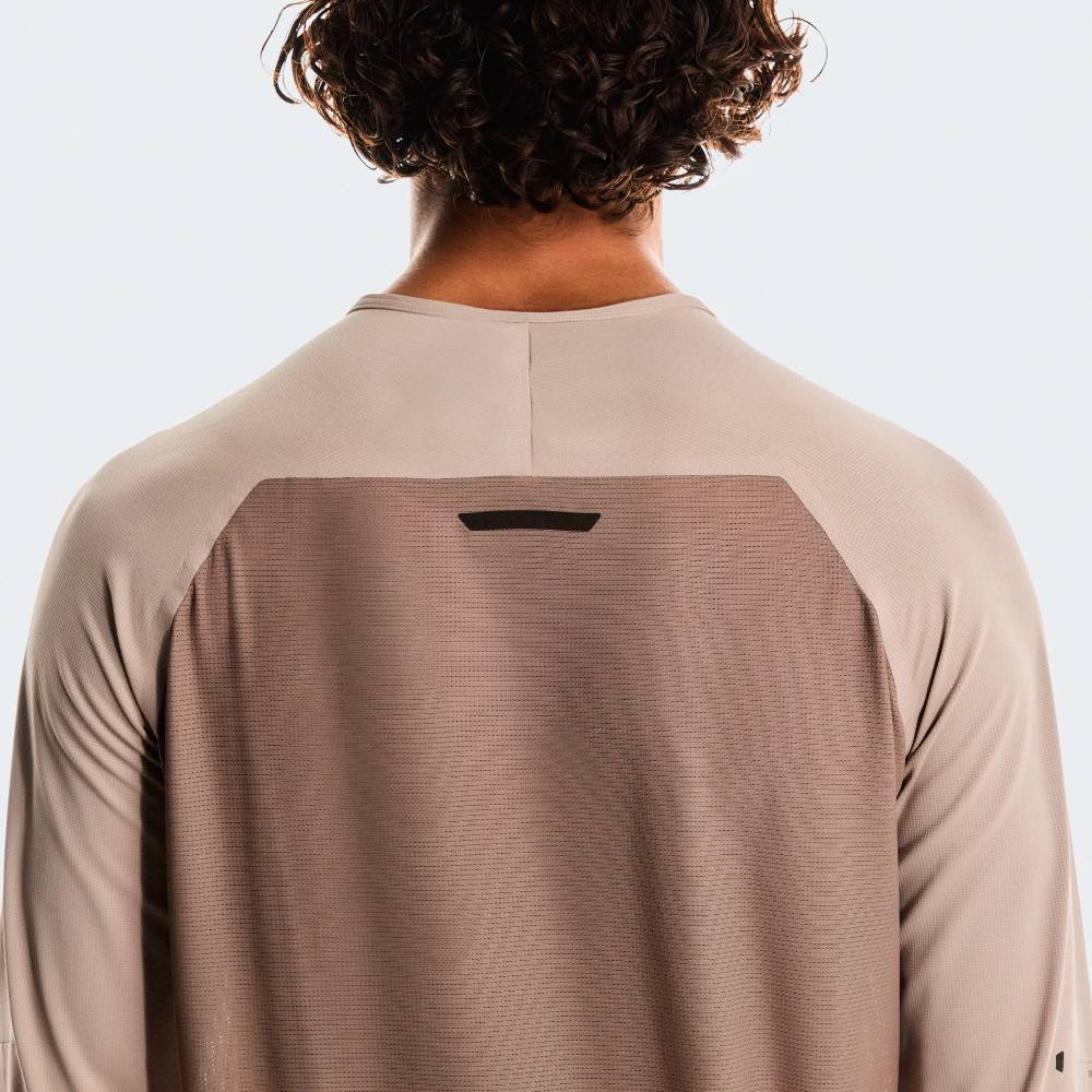 CAMISETA MANGA LARGA ON PERFORMANCE LONG-T - Desert / Cinder - Imagen 5