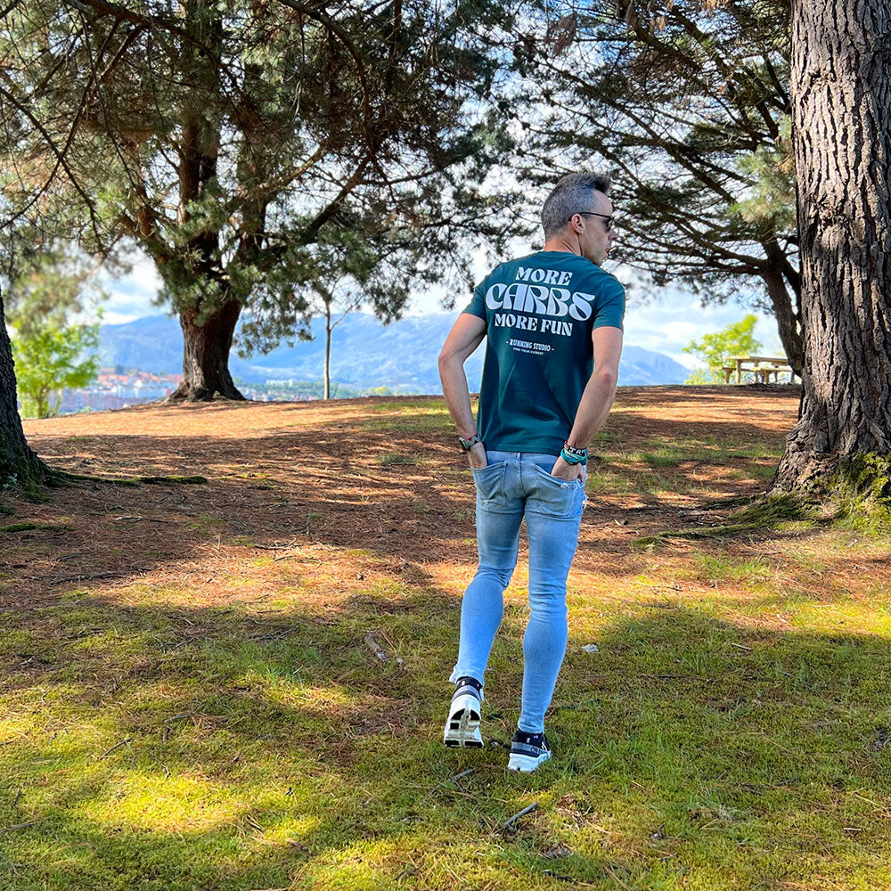 CAMISETA FIND YOUR EVEREST - MORE CARBS MORE FUN - Mori - Imagen 4